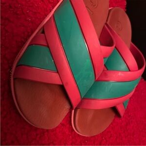 Gucci Coral and Teal Women's Sandals 🩴 great for a lot of different things 😍
